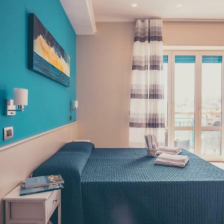 Oltre Il Mare Guest House กาเอตา ภายนอก รูปภาพ