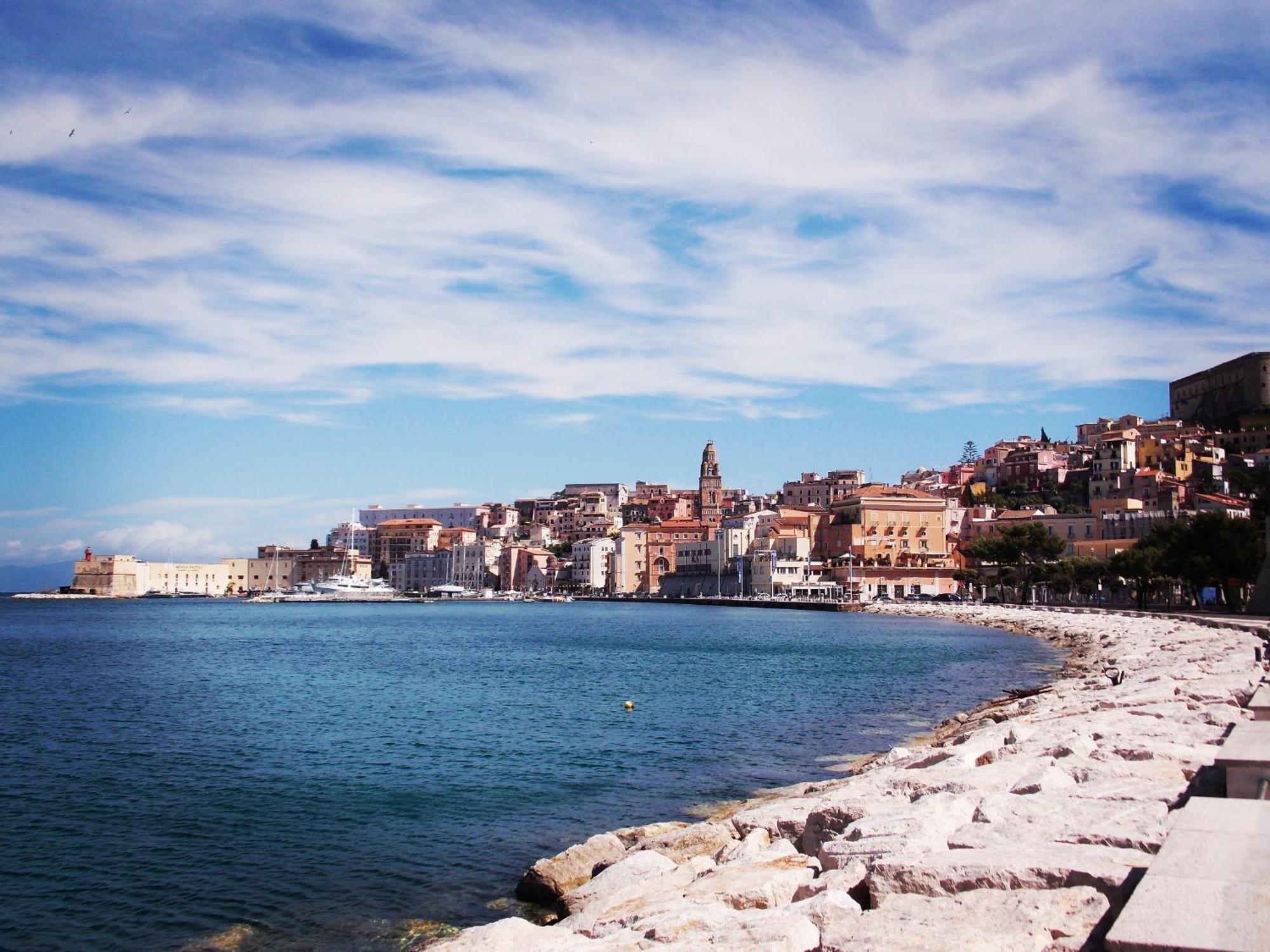 Oltre Il Mare Guest House กาเอตา ภายนอก รูปภาพ