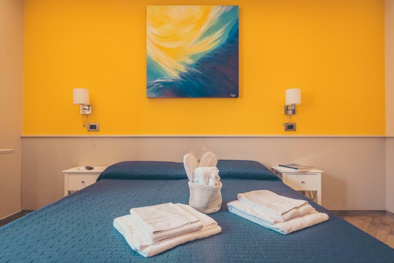 Oltre Il Mare Guest House กาเอตา ภายนอก รูปภาพ