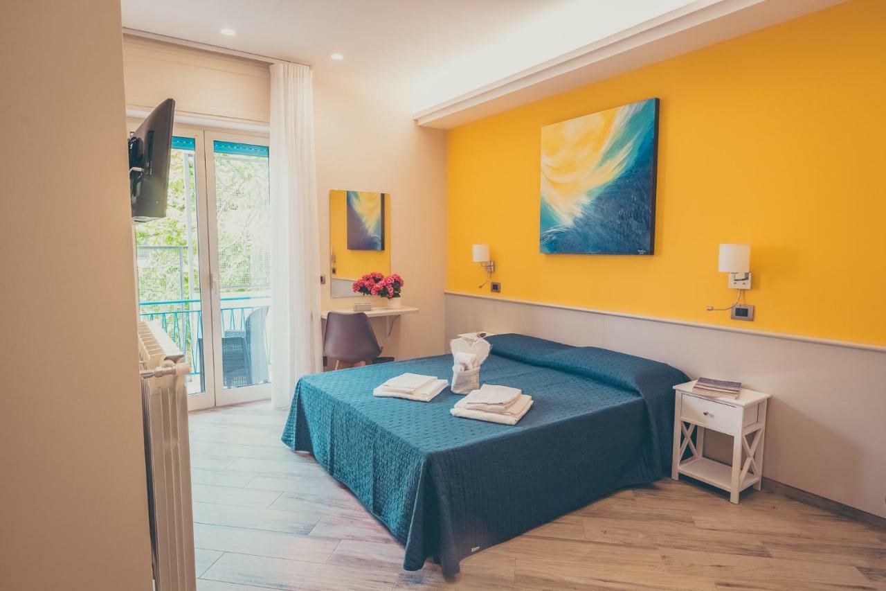 Oltre Il Mare Guest House กาเอตา ภายนอก รูปภาพ
