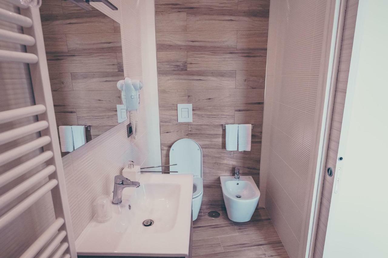 Oltre Il Mare Guest House กาเอตา ภายนอก รูปภาพ