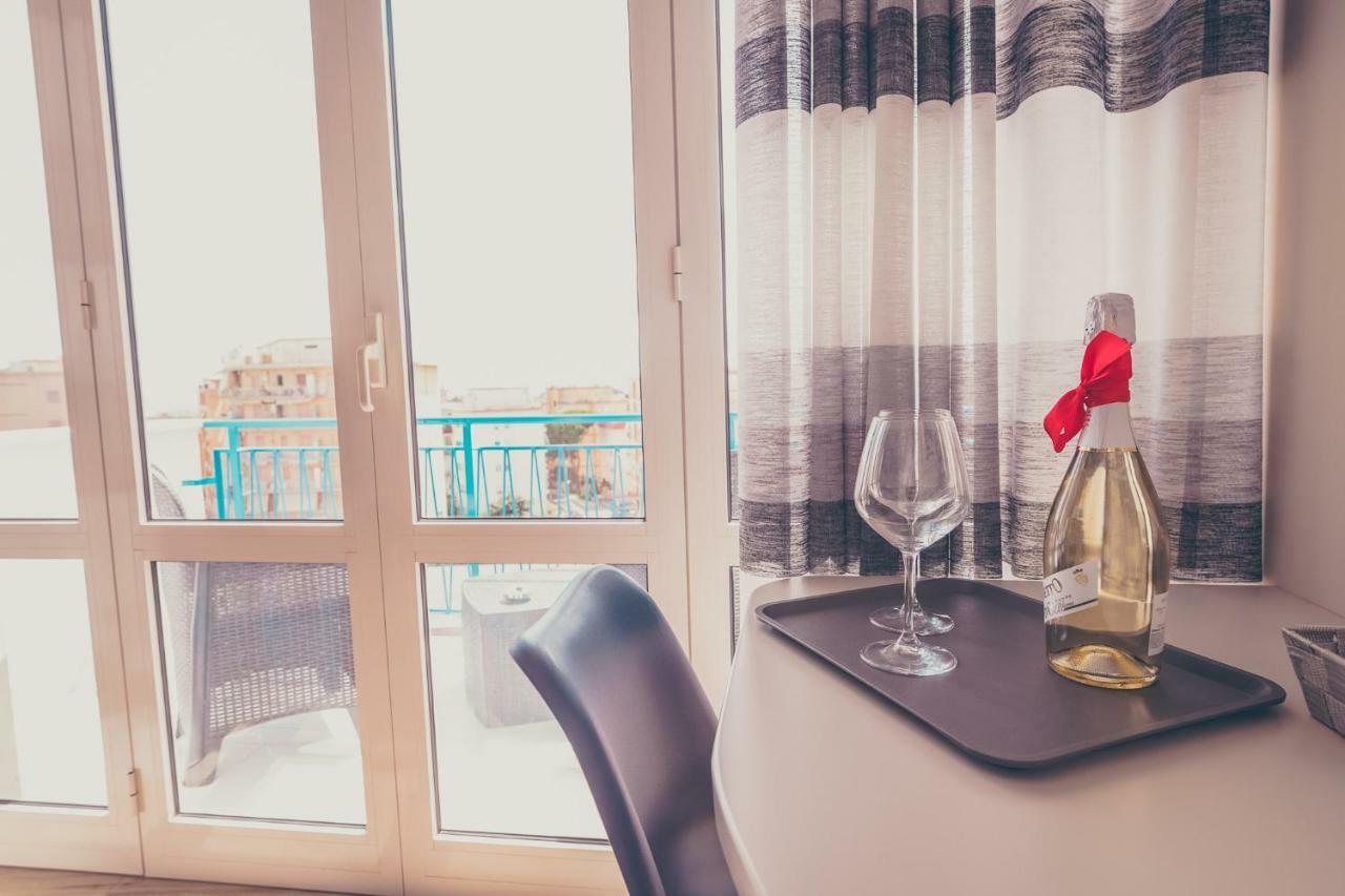 Oltre Il Mare Guest House กาเอตา ภายนอก รูปภาพ